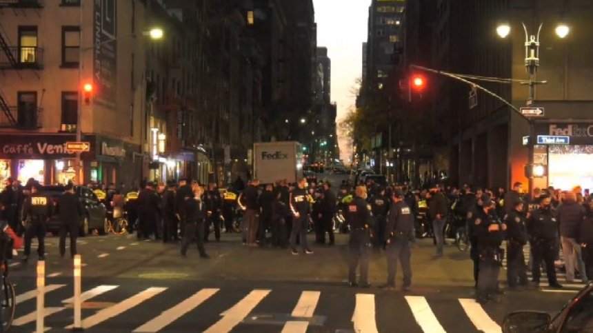 Кола се вряза в участници в демонстрация в Манхатън, има ранени