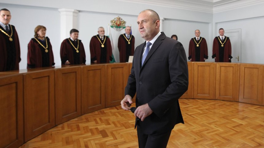 Радев свиква Народното събрание възможно най-скоро