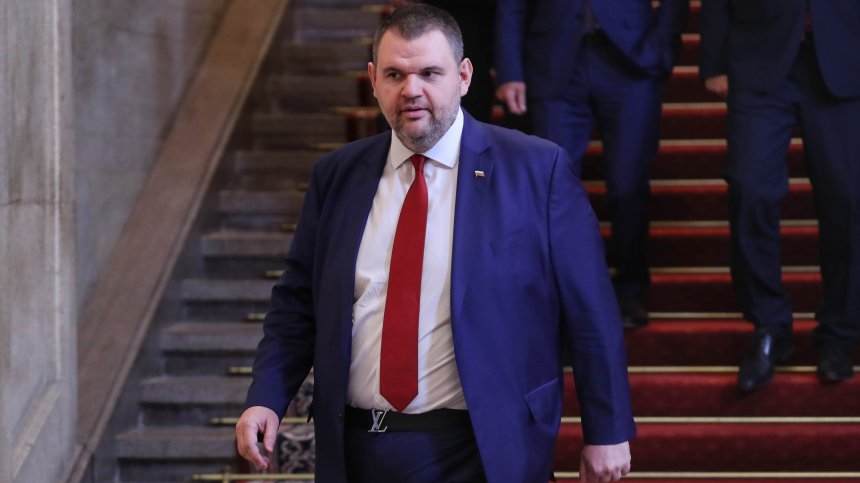 Пеевски: Най-хубавото предстои, вотът на недоверие беше смешна история