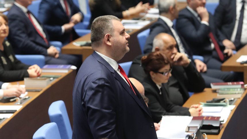 Бойко Борисов прозря коалиция между три партии, Пеевски засипа Радев с обвинения