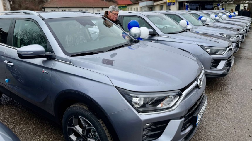 МОСВ предостави 20 автомобила с висока проходимост за опазване на "Натура 2000"