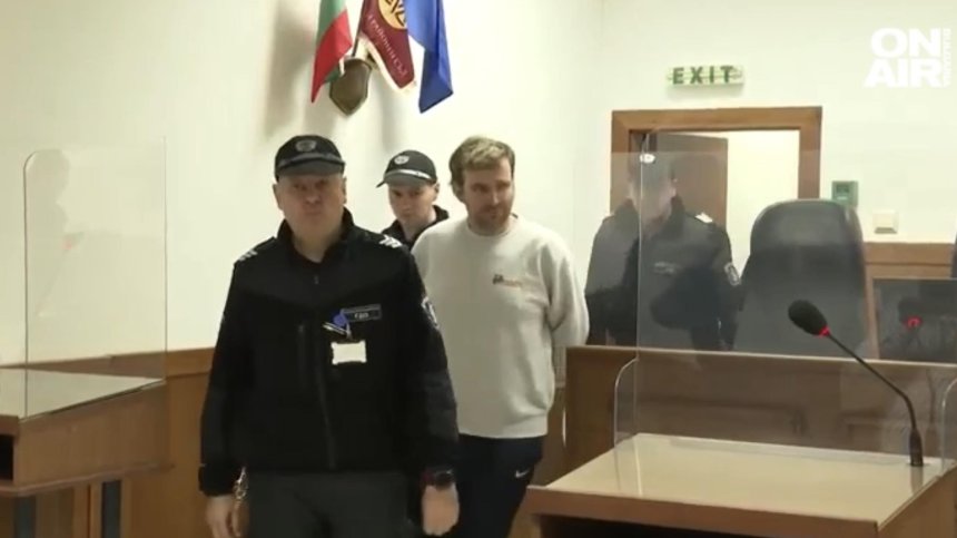 Вкарват "Червения пират" в психиатрична клиника за 3 месеца