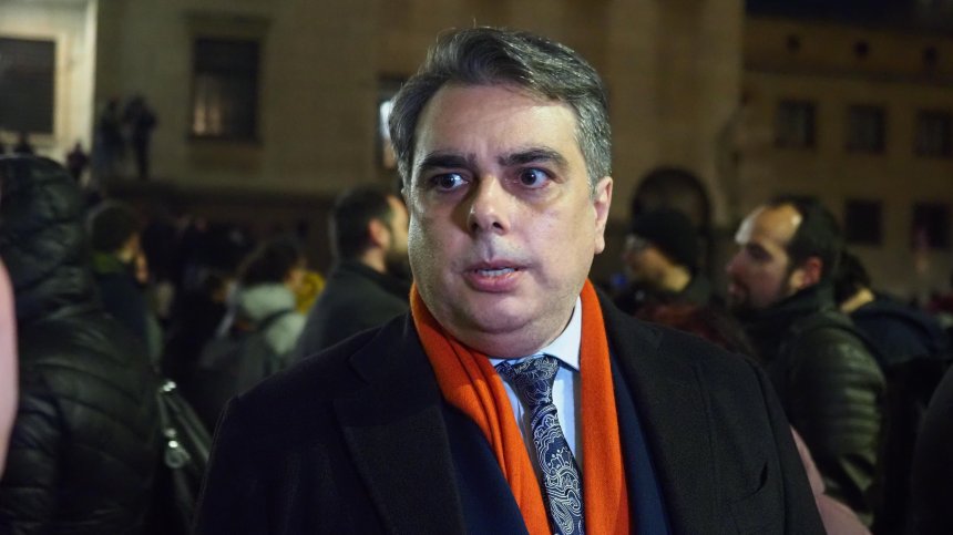 Асен Василев: Радваме се, че този пагубен за страната бюджет ще бъде оттеглен
