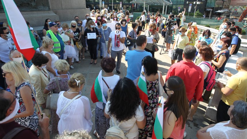 Туроператори на митинг, обявиха редица искания