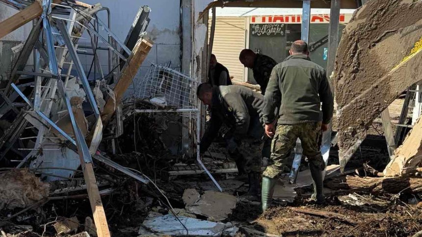 Опасност в Елените: Компрометирани сгради застрашават спасителите