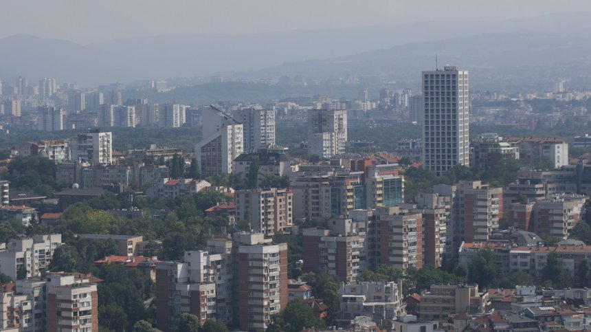 Пожарите в Сърбия задушиха София в димен облак (СНИМКИ)