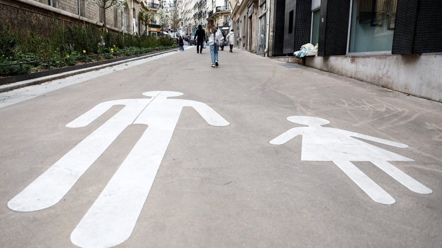 Още 500 улици в Париж стават пешеходни