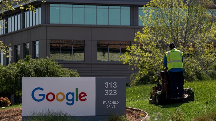 Стотици служители на Google казаха "не" на задължителната ваксинация