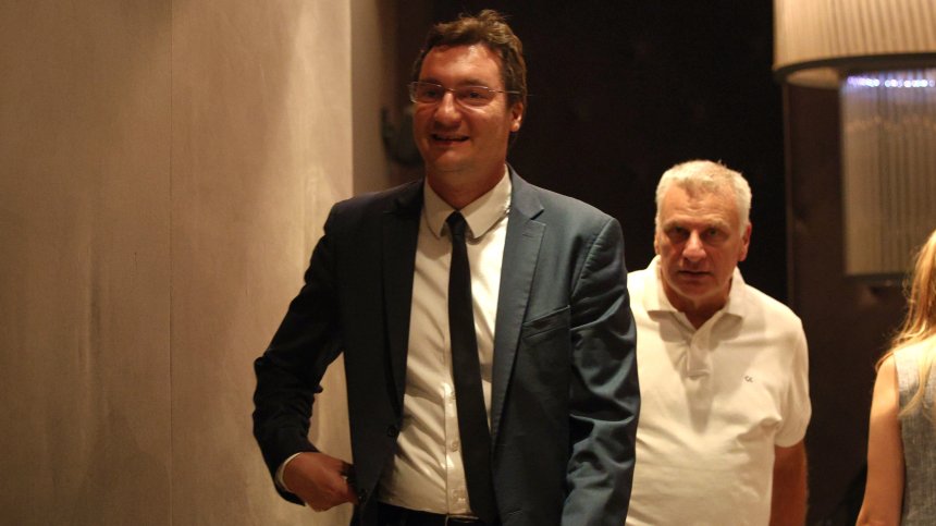 Крум Зарков напуска поста си заради референдума на Радев за еврото