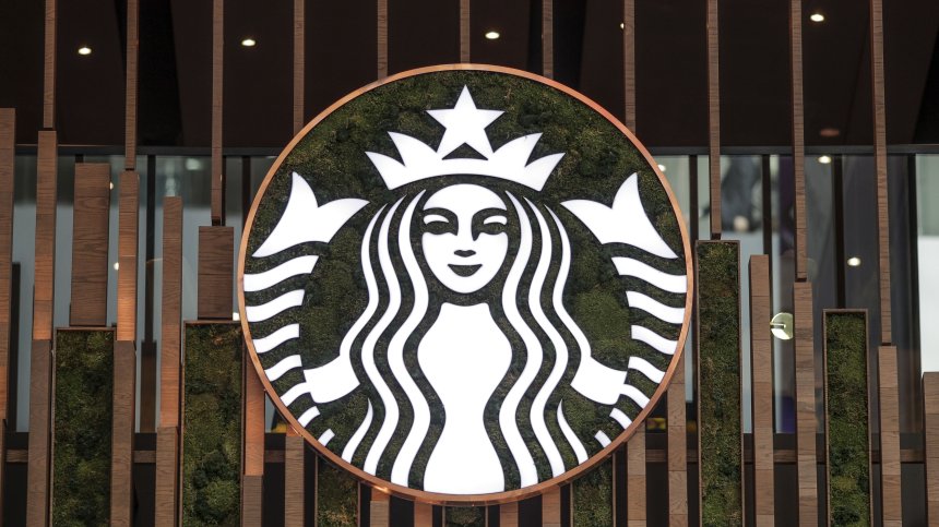 Starbucks най-накрая се отказва от сламките