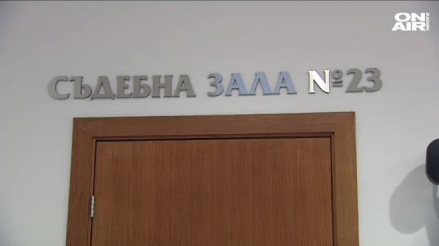 Бащата на момичето, което опита да се самоубие, остава в ареста