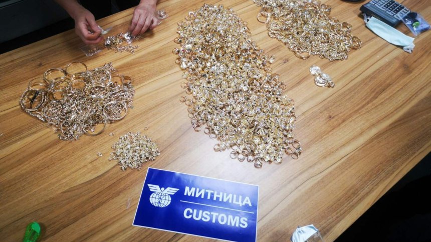 Митничари конфискуваха рекордните 120 кг злато на "Капитан Андреево"