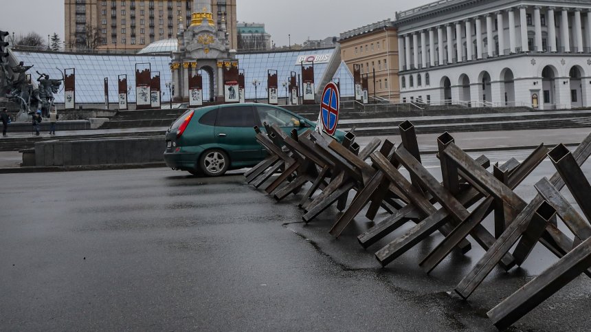 В завод в Крим ударно произвеждат противотанкови прегради