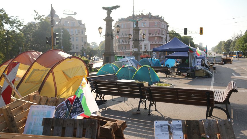Ден 49: Оставката на Кирилов не задоволява протестиращите