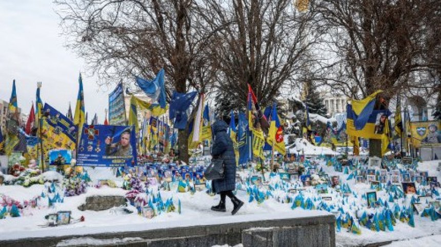 Притихнали под снега: Харков и Киев в очакване на нови руски удари (СНИМКИ)