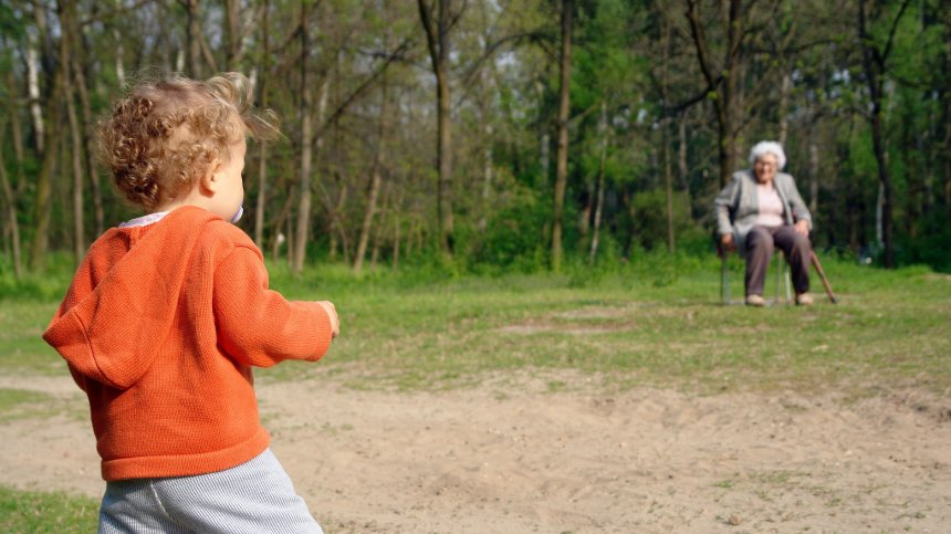 Учени: Малките деца не са преносители на вируса