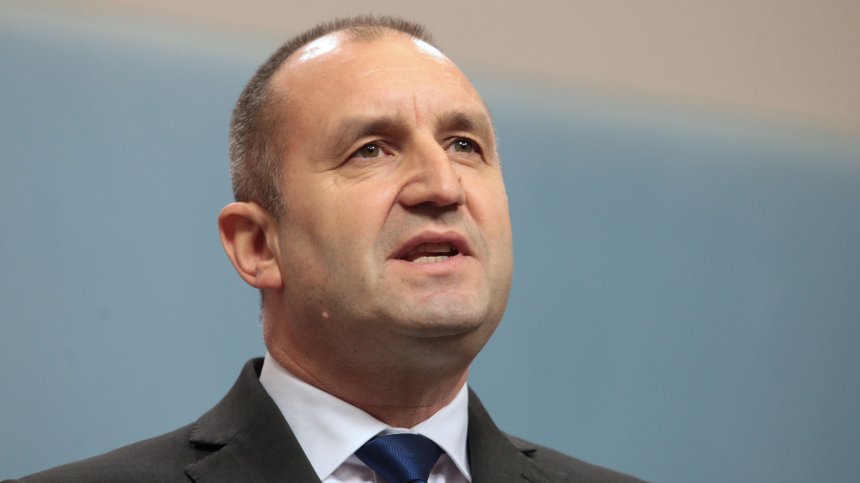 Радев спешно привиква служебния премиер, министри и строителите на газовата връзка с Гърция