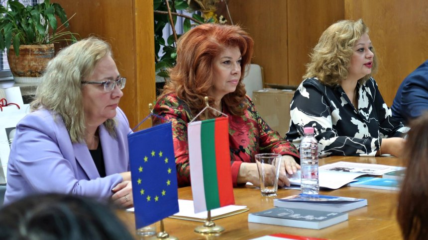 Йотова: Времето на политиците единаци в България свърши
