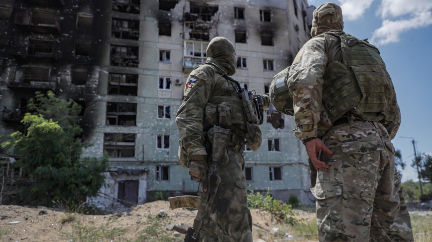 Русия нападна военно летище в Украйна, има убити, контраофанзивата е в Херсонска област