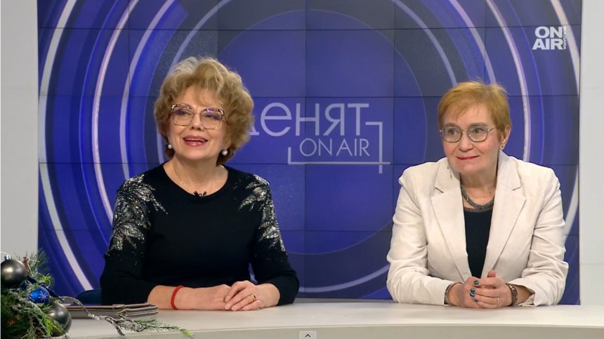 Коментар: Денков се провали като премиер, Мария Габриел трябва да е по-активна