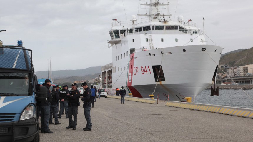 Удар за 850 млн. евро - задържаха рекордни 5 тона кокаин край бреговете на Сицилия