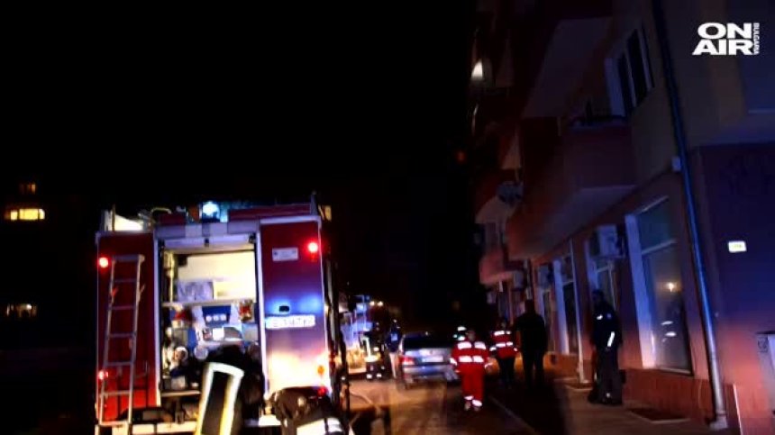 Пожар в блок в Благоевград вкара жена в болница