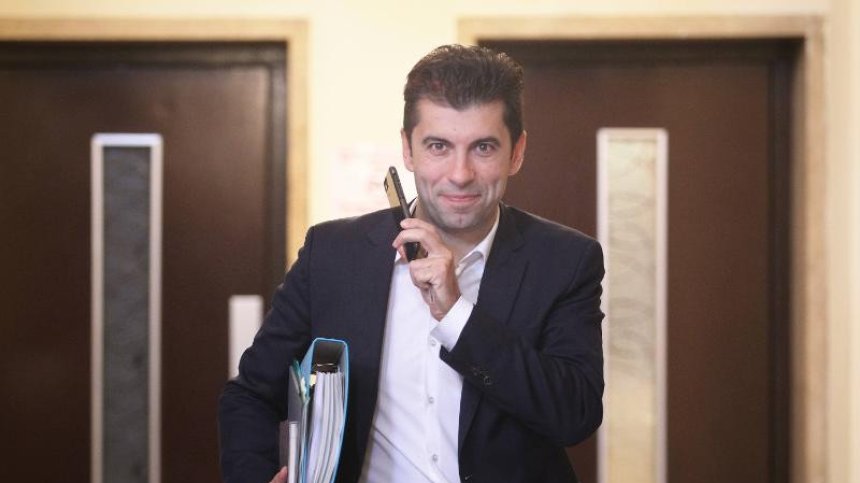 Бащата на Кирил Петков: Подцениха го, с усмивка спря милиардите на крадците