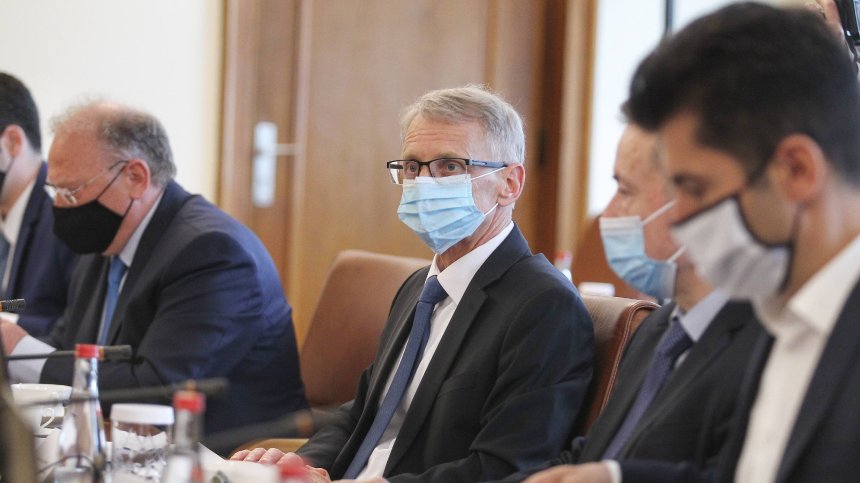 Служебни министри влизат в редовния кабинет - спрягат Рашков, Комитова и Денков