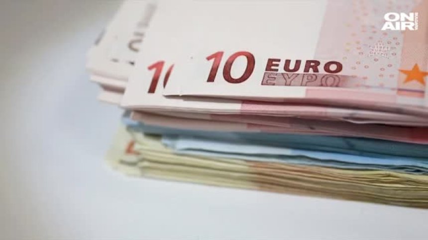 Икономистите съветват да спестяваме в повече от една валута