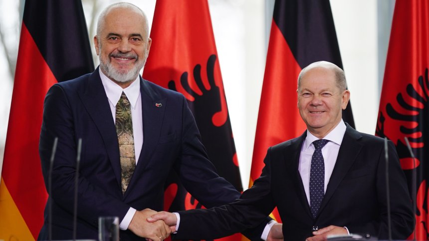 Шолц подкрепи влизането на Западните Балкани в ЕС, но поиска законодателни реформи