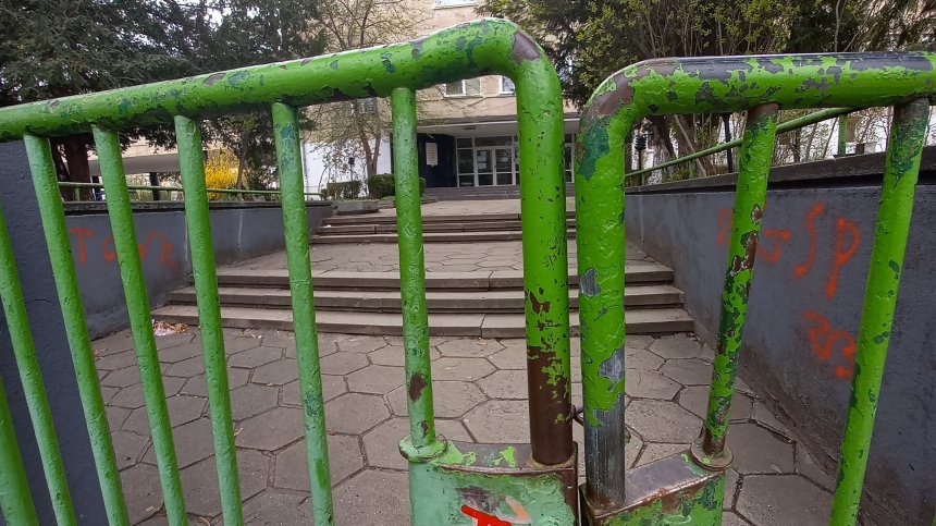 ГДБОП арестува ученик от София - 3 дни пращал десетки имейли за бомби