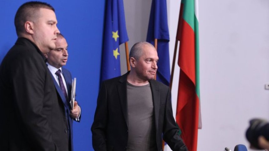 ИТН готови на разговори за нов кабинет с "Продължаваме промяната", но без Петков да е премиер