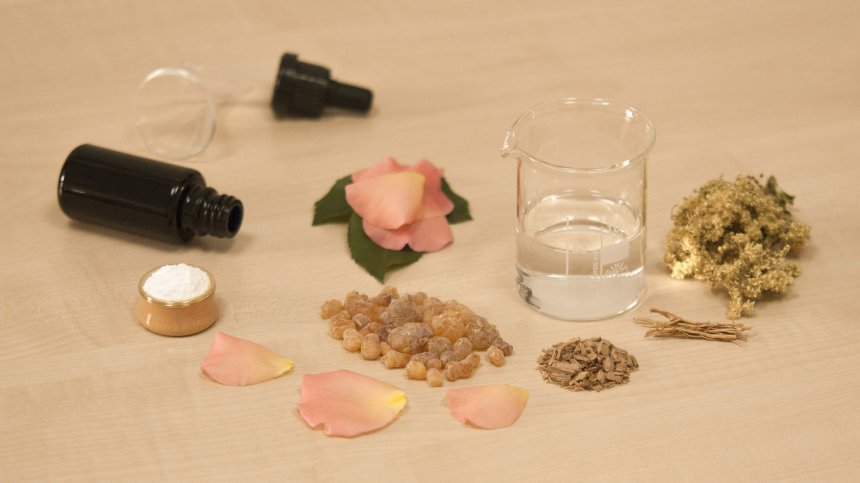 Как да използвате сандалово дърво за блестяща кожа?