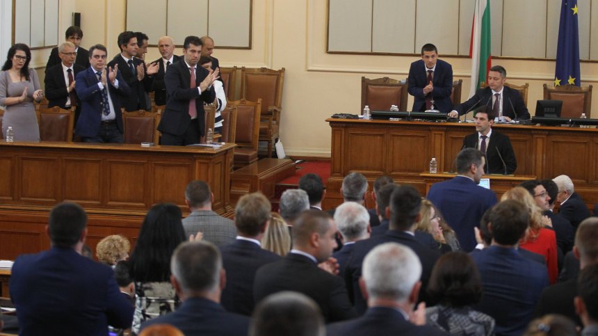 Защо думата "мафия" преобладава в парламента?