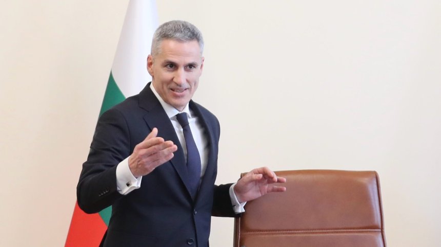 Гюров: Хората да виждат полицията на терен и да не избират между топъл обяд и право на глас