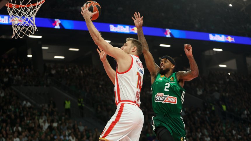 Александър Везенков с 20 точки в драматична победа на "Олимпиакос"