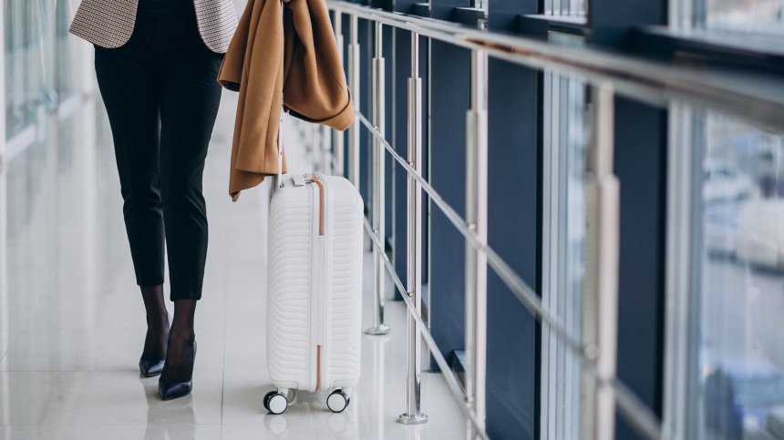 Ryanair официално затвори базата си в Солун и намалява наполовина полетите до Атина