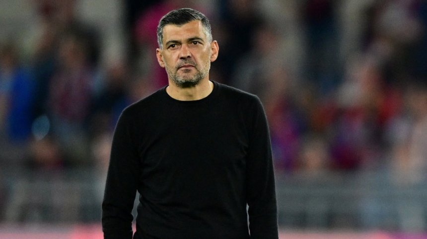 "Милан" се разделя със Серджо Консейсао, заменя го с Алегри