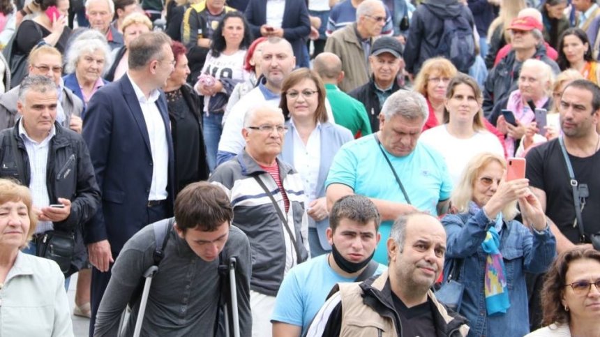 Нинова във Варна: Отправям предизвикателство към лидерите на другите партии