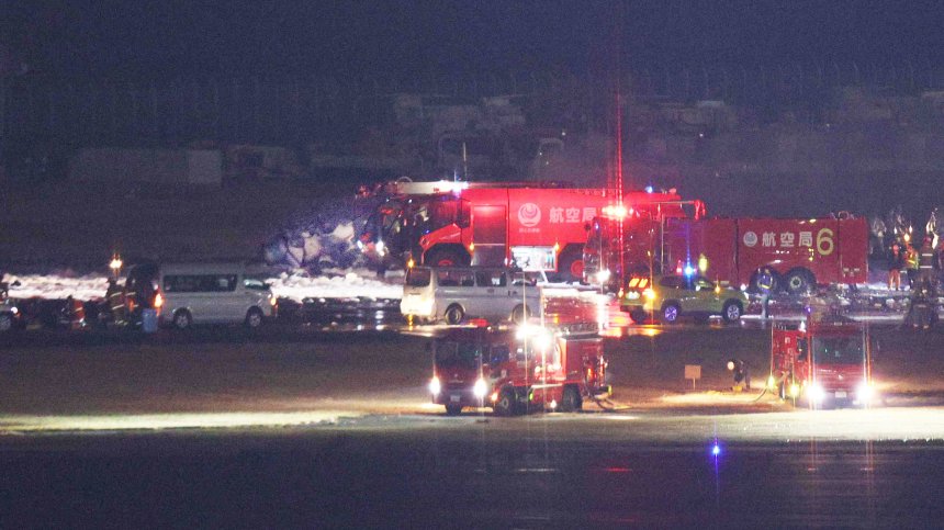 Отново катастрофа: Два пътнически самолета се сблъскаха на летище в Япония