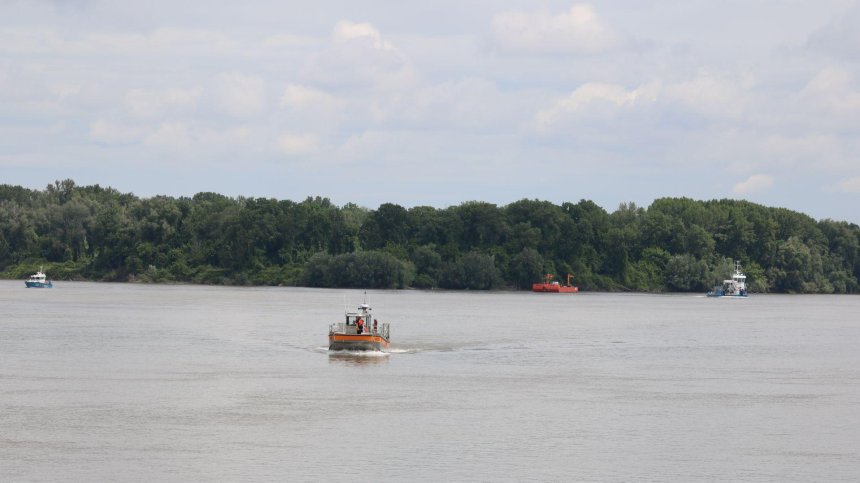 Фериботът Оряхово-Бекет спря работа заради ниското ниво на река Дунав