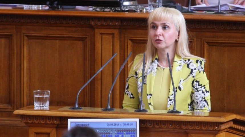 Омбудсманът поиска фирмите за бързи кредити да дават отсрочки