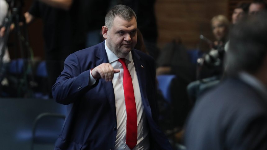 Делян Пеевски: Няма да позволя да тресат страната, Румен Радев да си направи партията