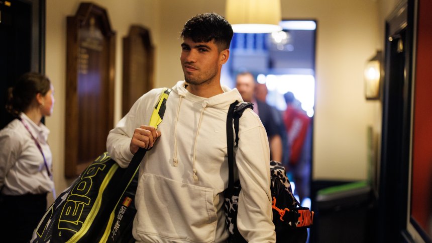 Алкарас изненадващо отпадна от турнира в Лондон