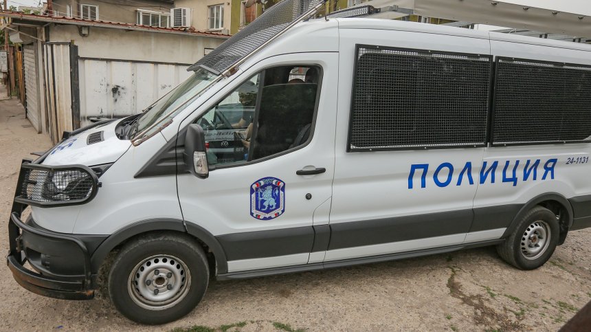 Задържаха трима за наркотици и изборни нарушения в Стражишко