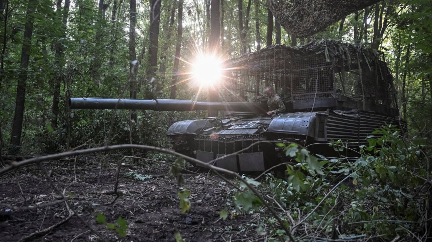 Войната между Русия и Украйна: По-малко танкове, повече дронове и ракети