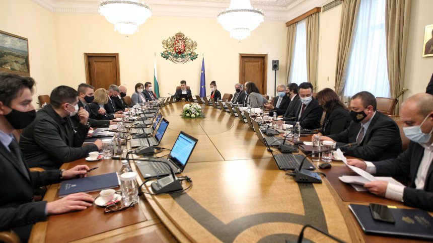 Новогодишен подарък - МС гласува разпределение на средства в няколко сфери
