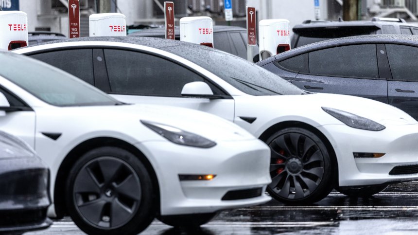 Американец с инфаркт е спасен по чудо от автопилота на Tesla