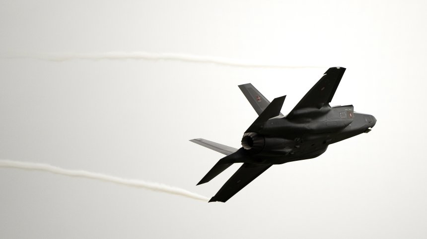 Американски изтребител се разби в Южна Корея при учение