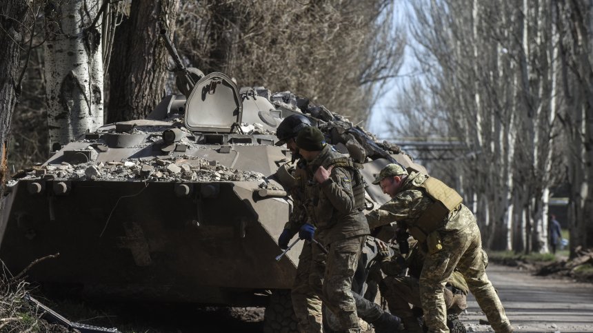 Украйна: Контранастъплението може да започне през лятото